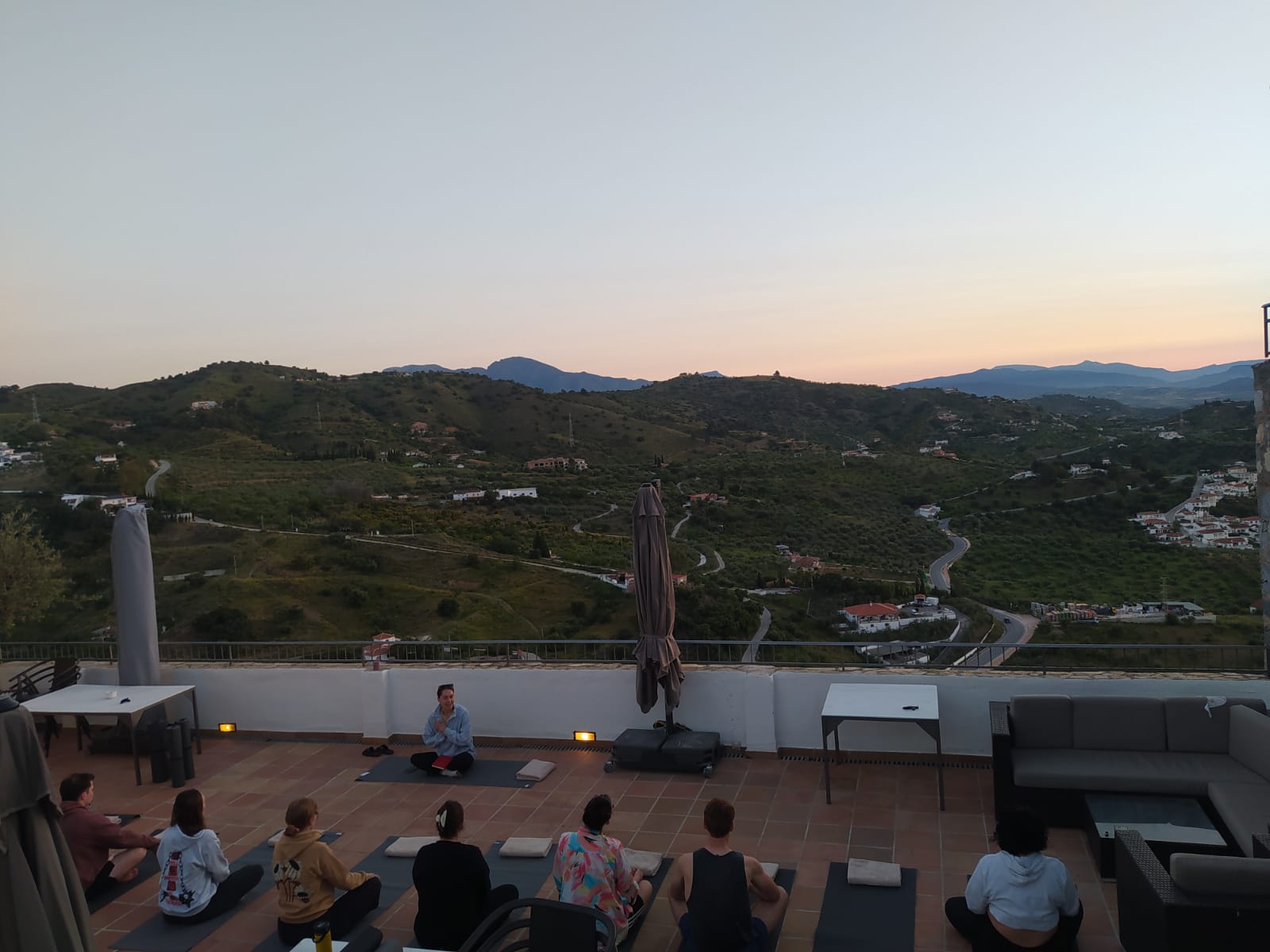 ANNA YOGA STUDIO – CASTILLO DE MONDA