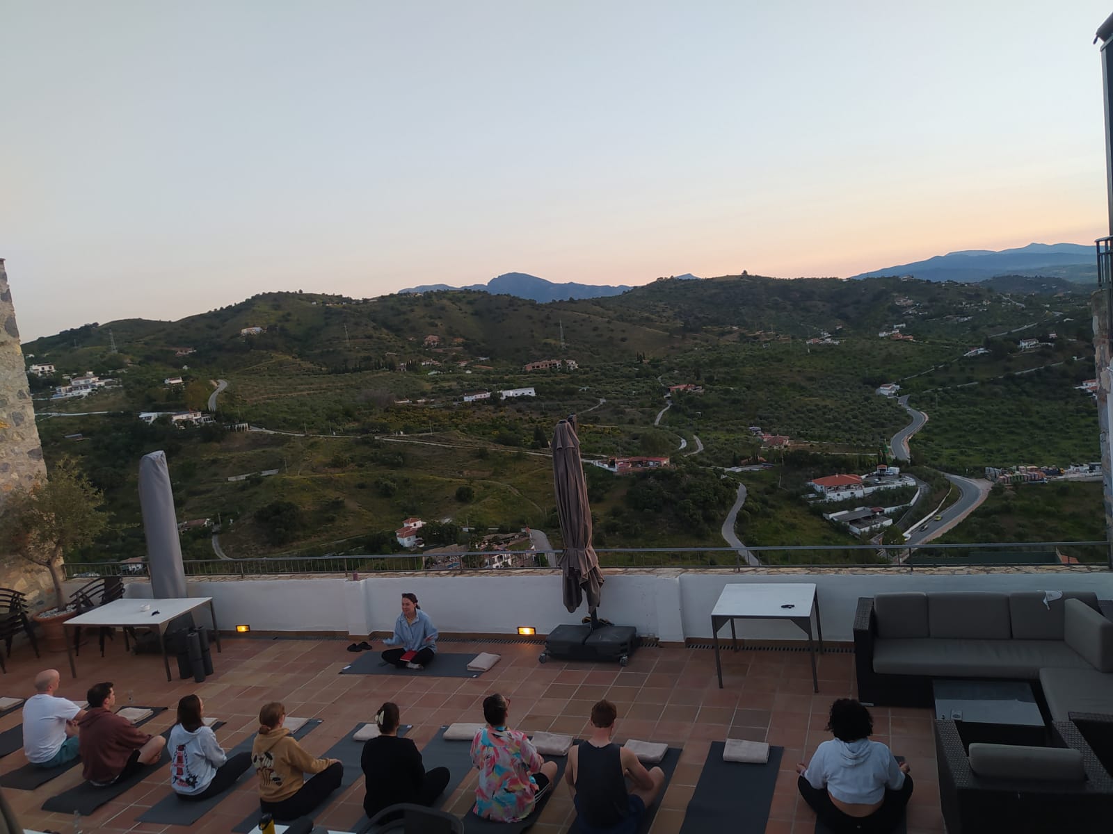ANNA YOGA STUDIO – CASTILLO DE MONDA