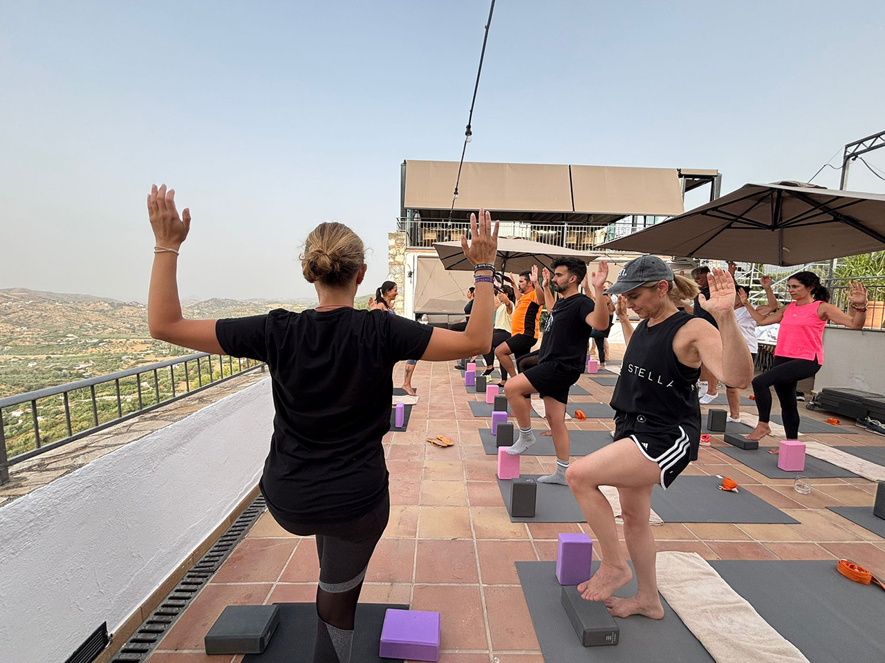 ANNA YOGA STUDIO – YOGA EN EL CASTILLO DE MONDA (18)