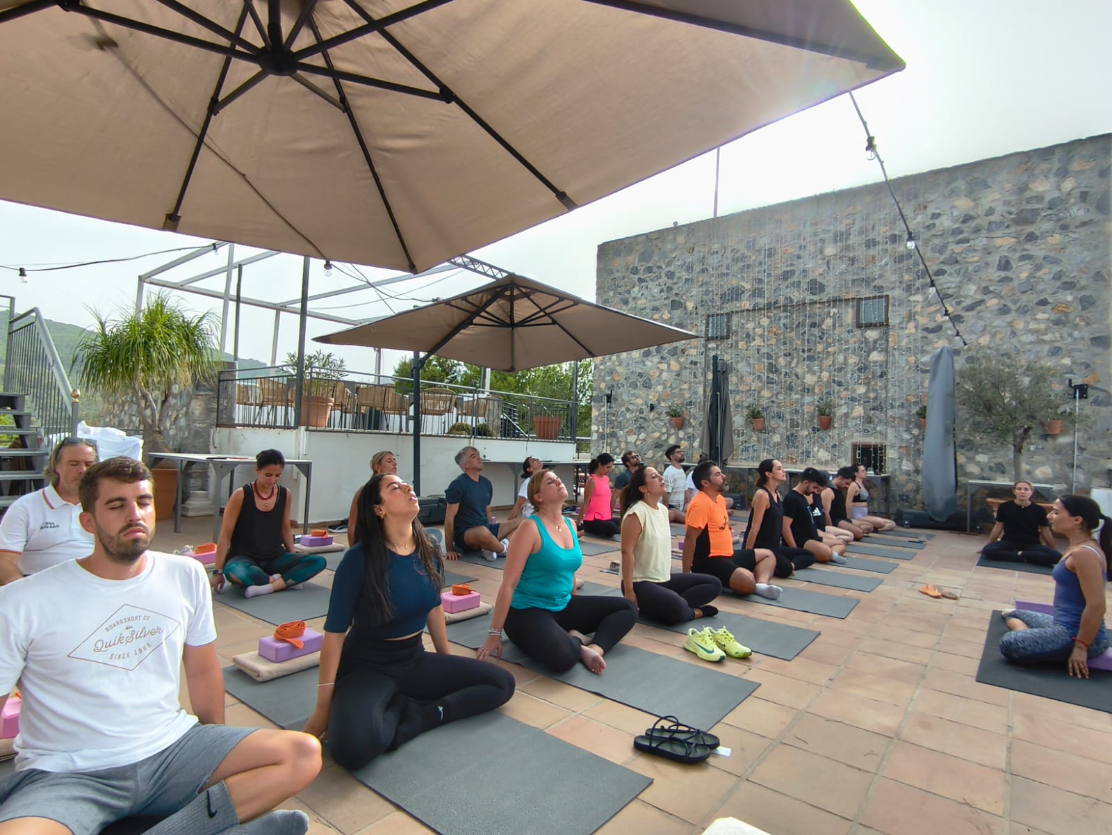 ANNA YOGA STUDIO – YOGA EN EL CASTILLO DE MONDA